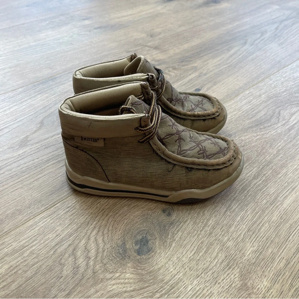 Twister (M&F) Jackson Kids/Youth Light Up Sole Casual Lacer Shoes size 13